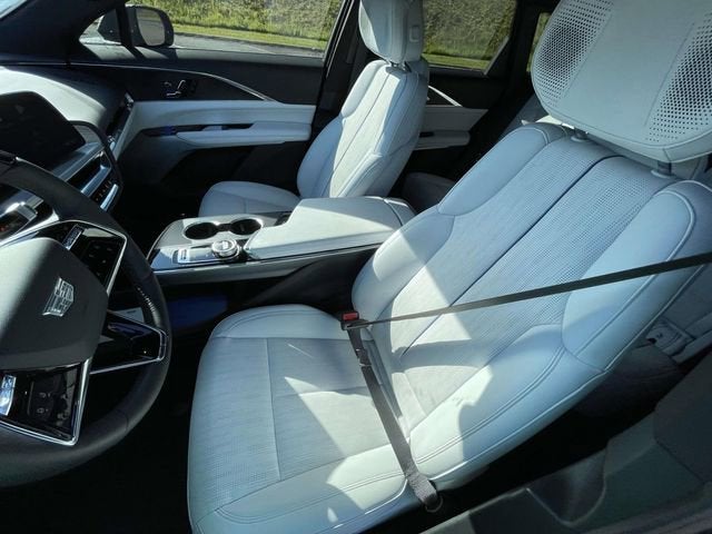 2024 Cadillac LYRIQ Sport 2