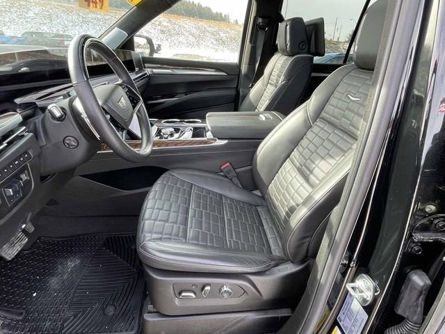 2025 Cadillac Escalade Sport Platinum