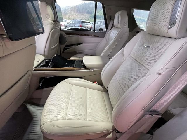 2025 Cadillac Escalade Sport Platinum