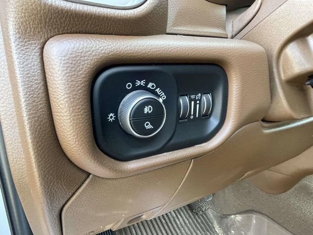 2021 RAM 3500 Laramie Crew Cab 4x4 8' Box