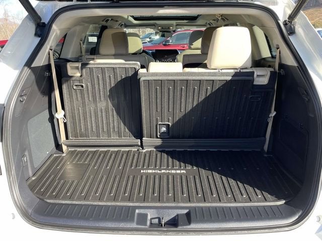 2021 Toyota Highlander Hybrid Platinum