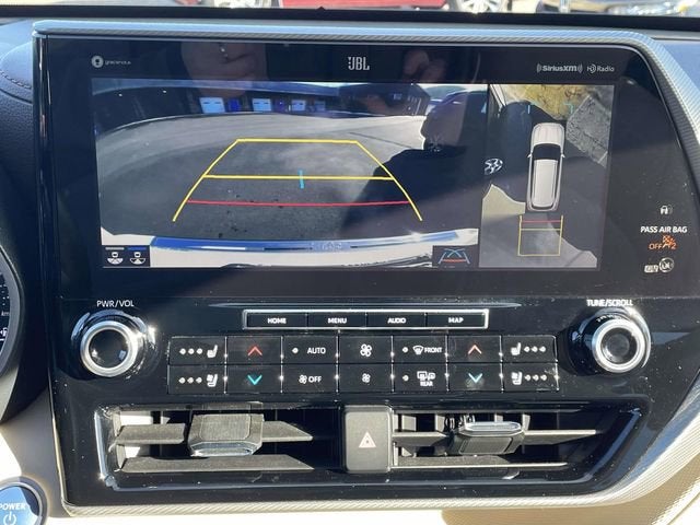 2021 Toyota Highlander Hybrid Platinum