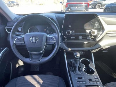 2024 Toyota Highlander LE