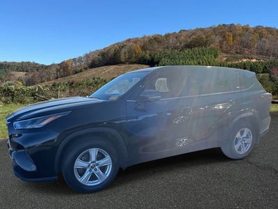 2024 Toyota Highlander LE