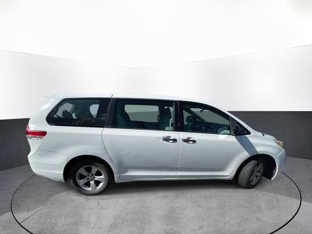 2011 Toyota Sienna Base V6