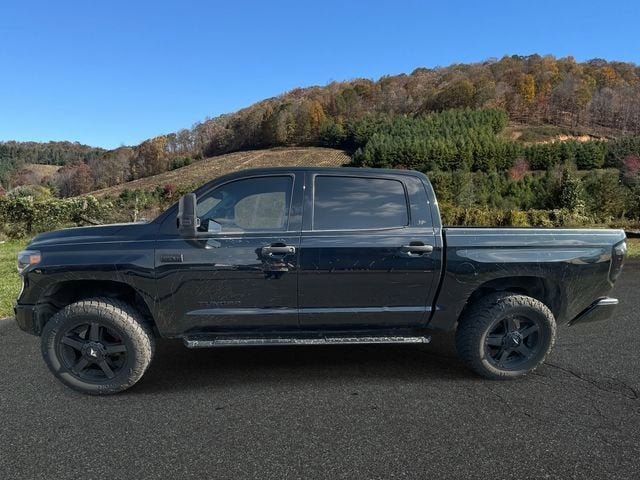 2017 Toyota Tundra SR5 5.7L V8