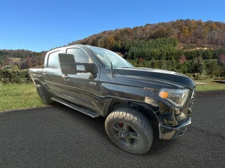 2017 Toyota Tundra SR5 5.7L V8