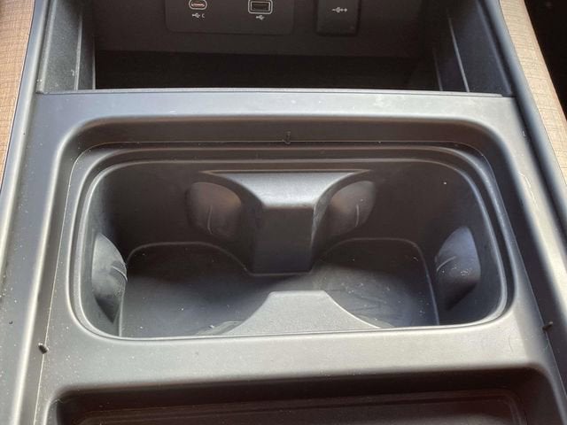 2023 Land Rover Defender X-Dynamic SE