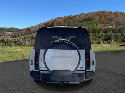 2023 Land Rover Defender X-Dynamic SE