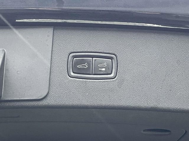 2023 Porsche Cayenne Base