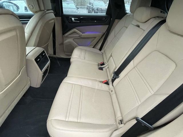 2023 Porsche Cayenne Base