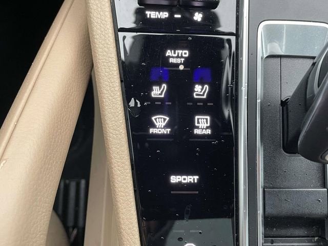 2023 Porsche Cayenne Base